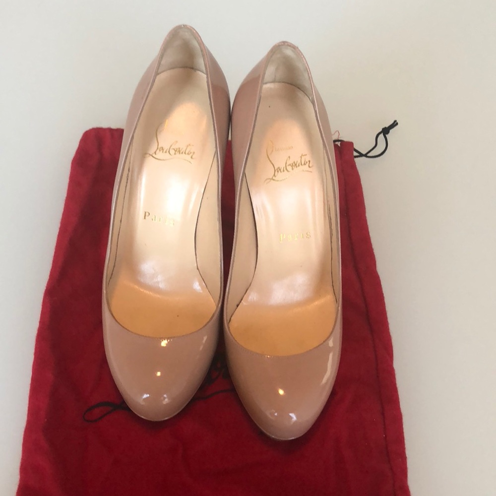 Christian Louboutin Round Toe Nude Pumps 36.5 - Picture 2 of 4